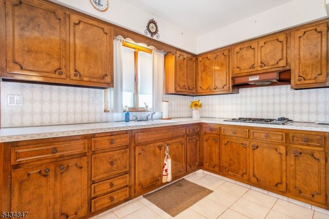 27 Bartsch Ave, Woodland Park, NJ 07424