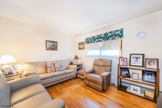27 Bartsch Ave, Woodland Park, NJ 07424