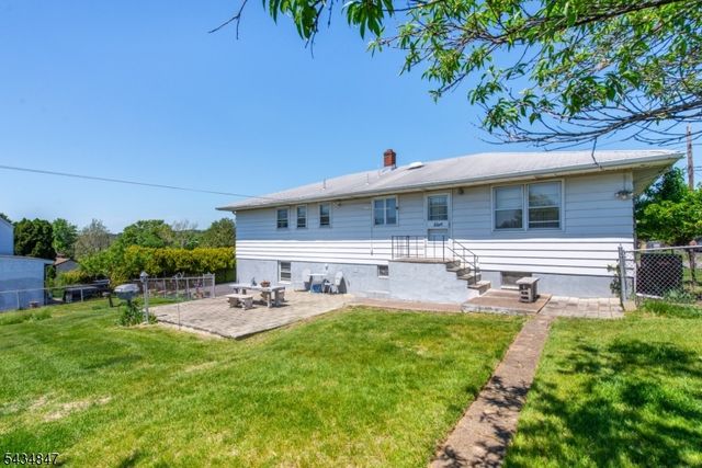 27 Bartsch Ave, Woodland Park, NJ 07424