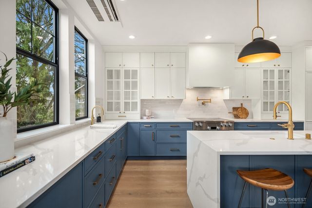 2615 NE 87th Street, Seattle, WA 98115