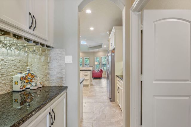 111 Bessie Price Owens Drive, Montgomery, TX 77356