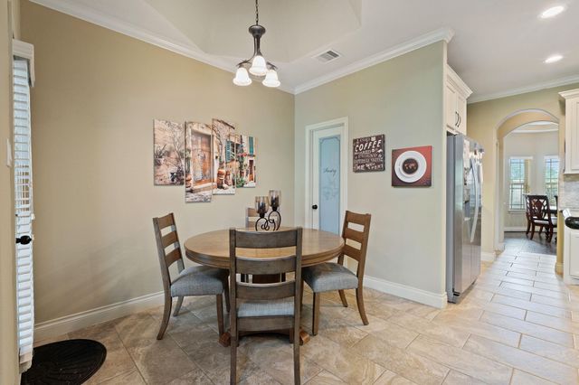 111 Bessie Price Owens Drive, Montgomery, TX 77356