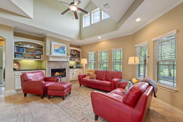 111 Bessie Price Owens Drive, Montgomery, TX 77356