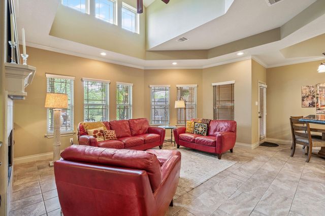 111 Bessie Price Owens Drive, Montgomery, TX 77356