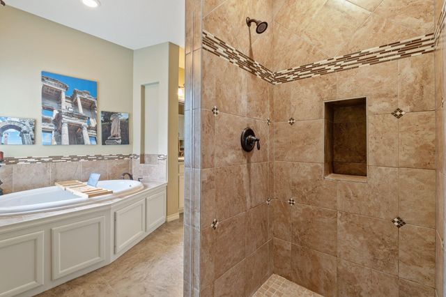 111 Bessie Price Owens Drive, Montgomery, TX 77356