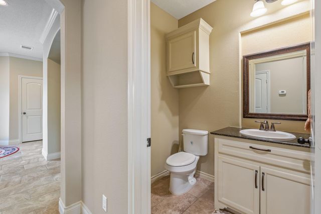 111 Bessie Price Owens Drive, Montgomery, TX 77356