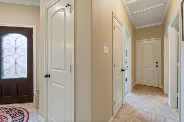 111 Bessie Price Owens Drive, Montgomery, TX 77356