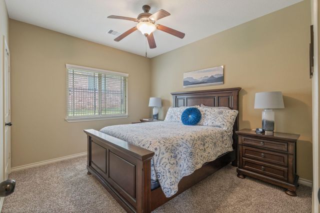 111 Bessie Price Owens Drive, Montgomery, TX 77356