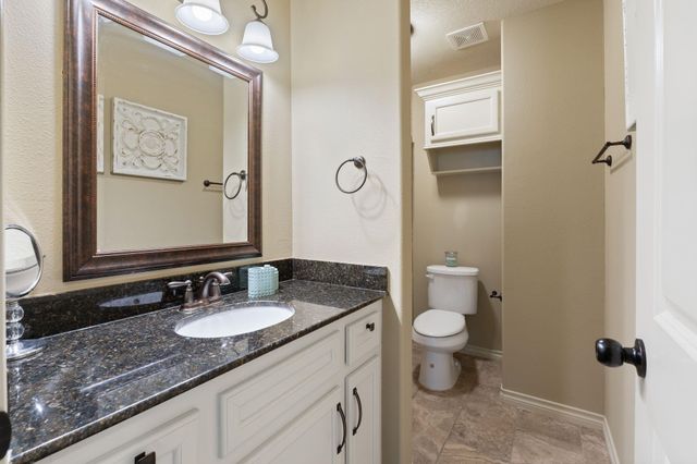 111 Bessie Price Owens Drive, Montgomery, TX 77356