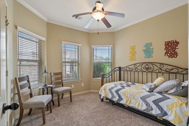 111 Bessie Price Owens Drive, Montgomery, TX 77356