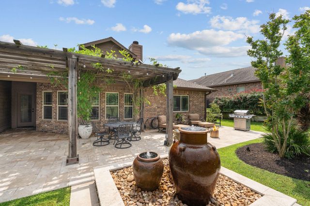 111 Bessie Price Owens Drive, Montgomery, TX 77356