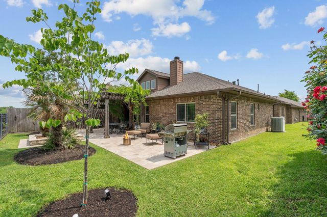 111 Bessie Price Owens Drive, Montgomery, TX 77356