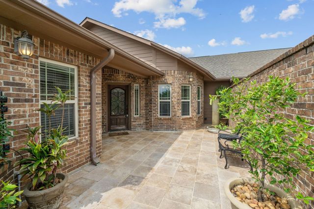 111 Bessie Price Owens Drive, Montgomery, TX 77356