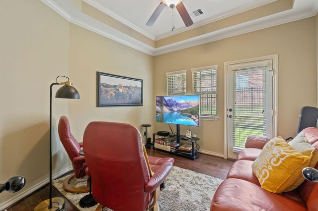 111 Bessie Price Owens Drive, Montgomery, TX 77356