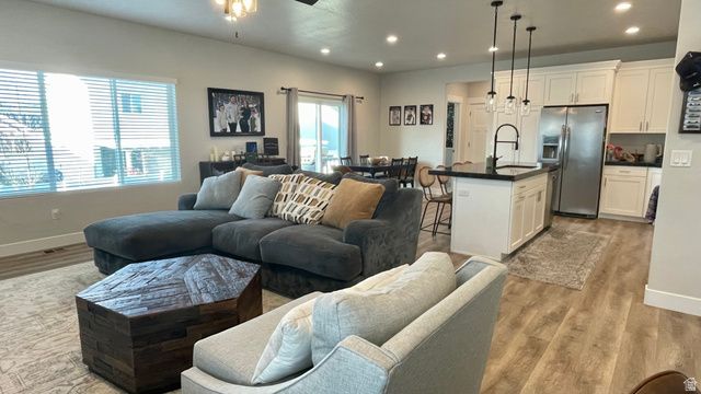 582 E PETERSEN PKWY, South Weber, UT 84405