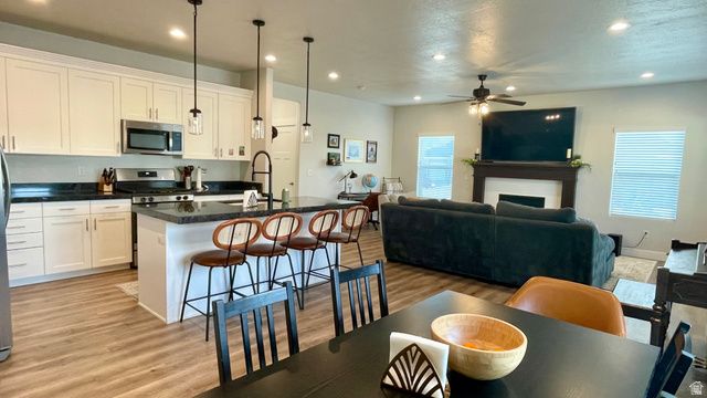 582 E PETERSEN PKWY, South Weber, UT 84405