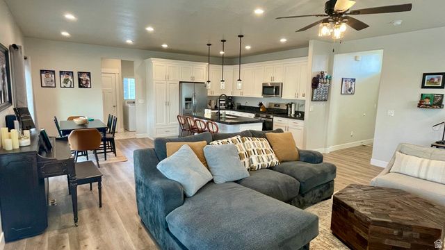 582 E PETERSEN PKWY, South Weber, UT 84405