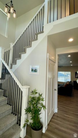 582 E PETERSEN PKWY, South Weber, UT 84405