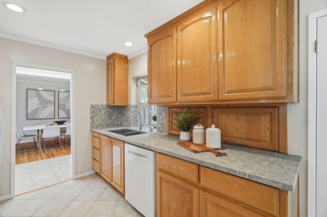 5492 Castle Glen Avenue, San Jose, CA 95129