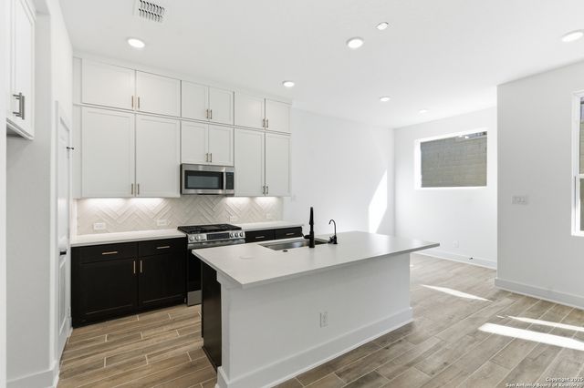 6464 Babcock Unit 717, San Antonio, TX 78249