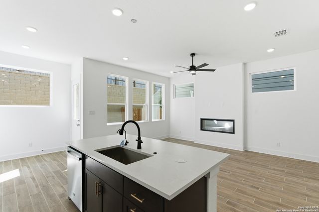 6464 Babcock Unit 717, San Antonio, TX 78249