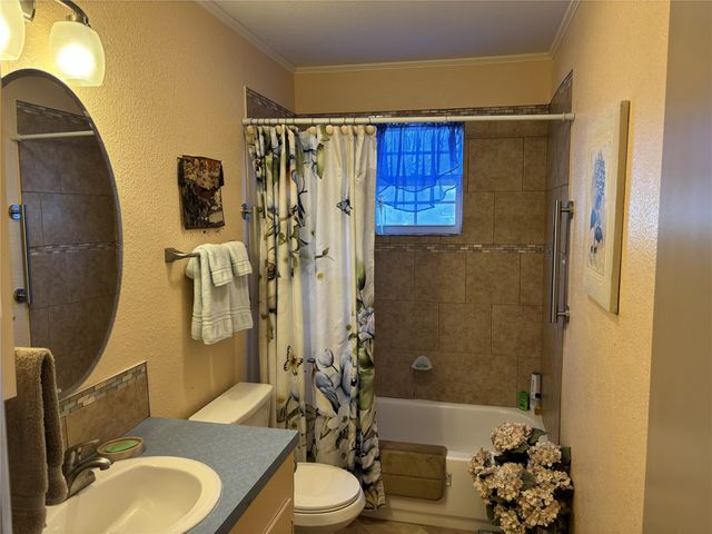 220 Littlefield Drive, East Tawakoni, TX 75472