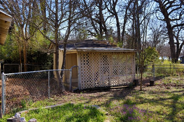 220 Littlefield Drive, East Tawakoni, TX 75472