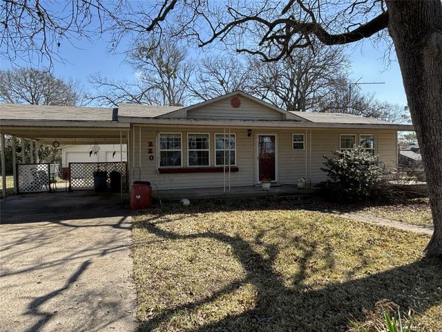 220 Littlefield Drive, East Tawakoni, TX 75472