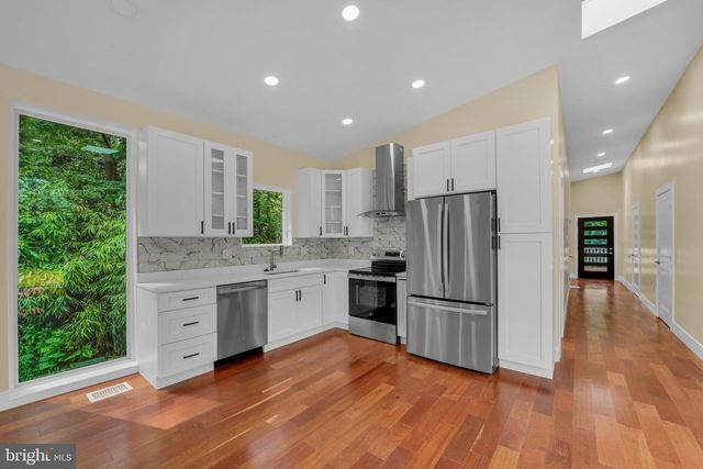 12116 OLD FORT RD, Fort Washington, MD 20744