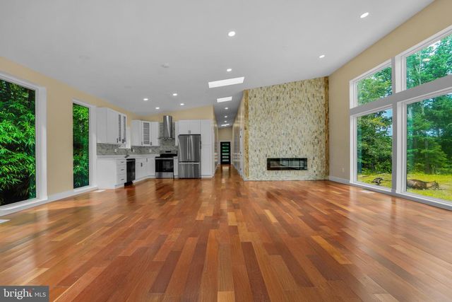 12116 OLD FORT RD, Fort Washington, MD 20744