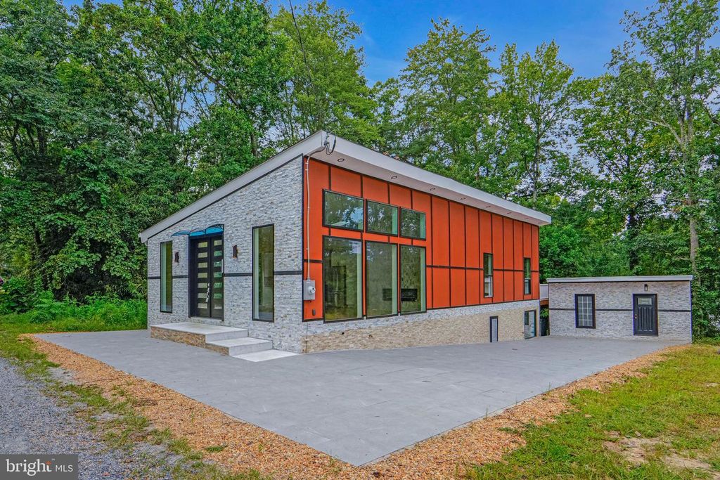 12116 OLD FORT RD, Fort Washington, MD 20744