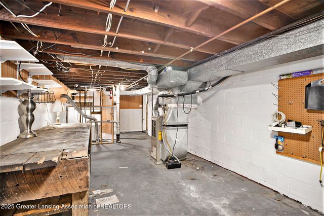 512 Woodrow Avenue, Lansing, MI 48910