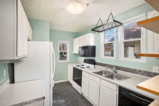 512 Woodrow Avenue, Lansing, MI 48910