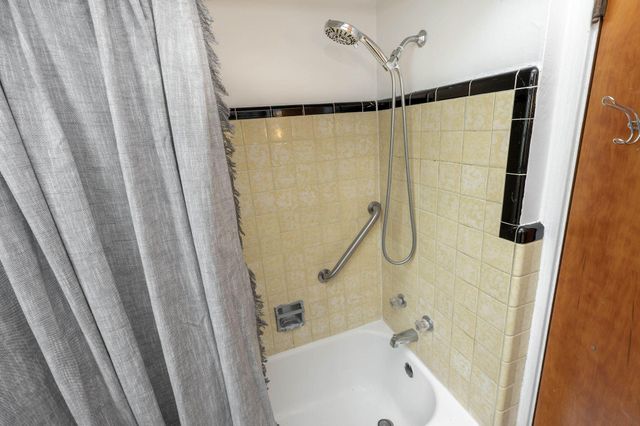 895 Chelsea Avenue, Columbus, OH 43209