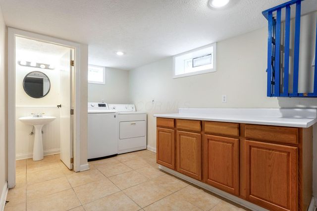 895 Chelsea Avenue, Columbus, OH 43209