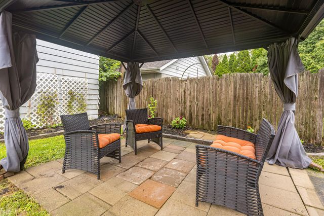 895 Chelsea Avenue, Columbus, OH 43209