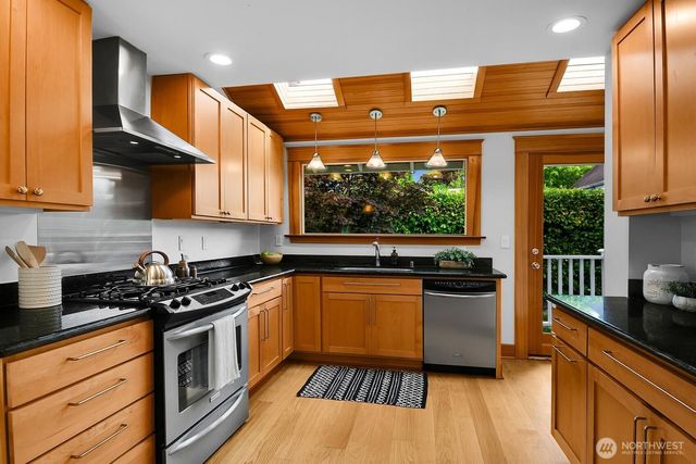 3026 NW 71st Street, Seattle, WA 98117