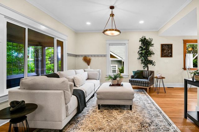 3026 NW 71st Street, Seattle, WA 98117