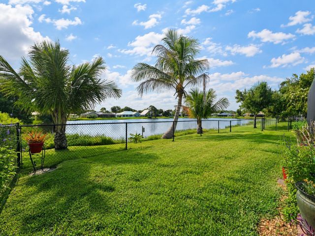5212 Feather Creek Drive, Fort Pierce, FL 34951