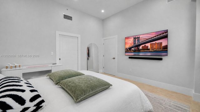 6917 Collins Ave L-107, Miami Beach, FL 33141