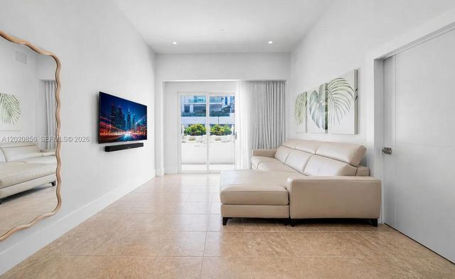 6917 Collins Ave L-107, Miami Beach, FL 33141