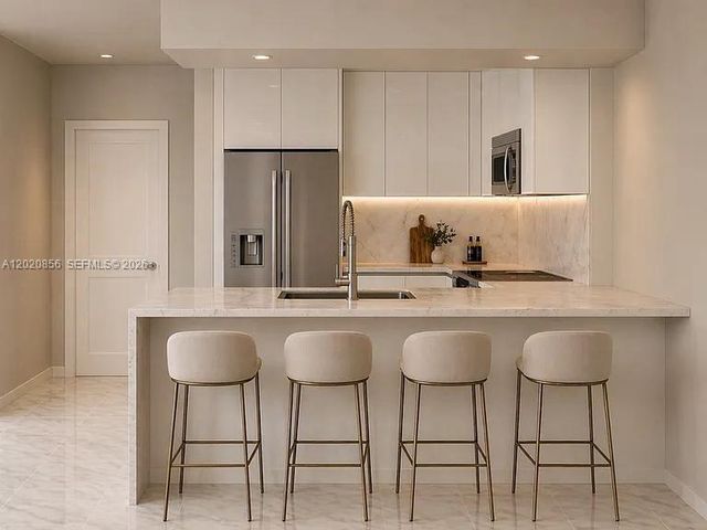 6917 Collins Ave L-107, Miami Beach, FL 33141