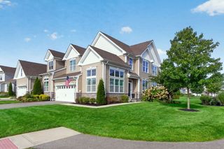 29 Henry Way 29, Millis, MA 02054