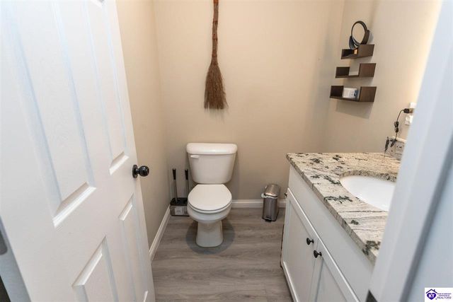 7205 S Woodland Drive, Radcliff, KY 40160