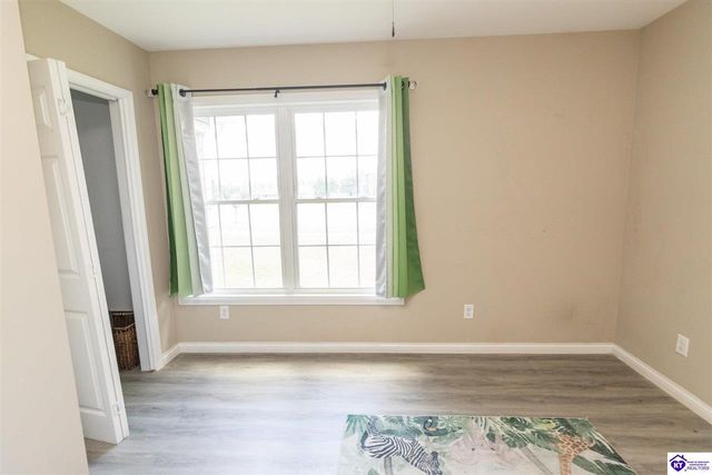 7205 S Woodland Drive, Radcliff, KY 40160