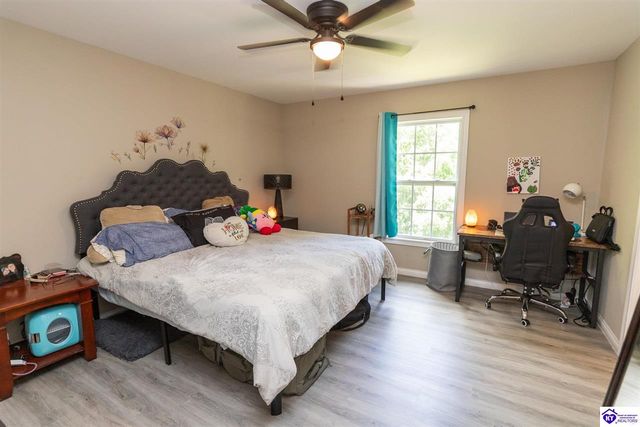 7205 S Woodland Drive, Radcliff, KY 40160