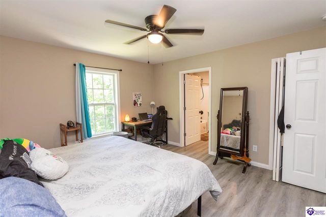 7205 S Woodland Drive, Radcliff, KY 40160