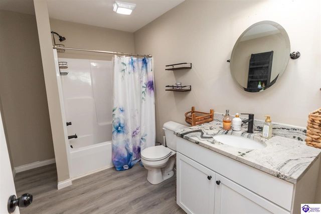 7205 S Woodland Drive, Radcliff, KY 40160