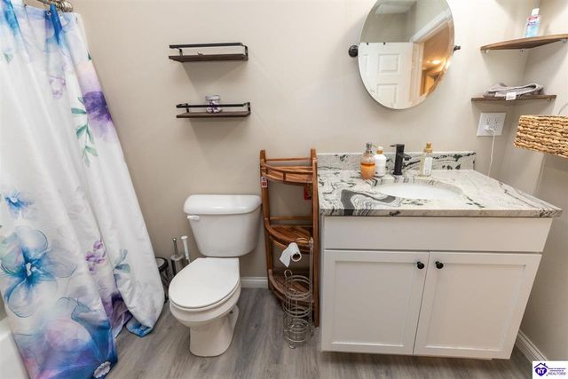 7205 S Woodland Drive, Radcliff, KY 40160