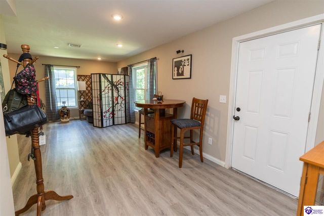 7205 S Woodland Drive, Radcliff, KY 40160